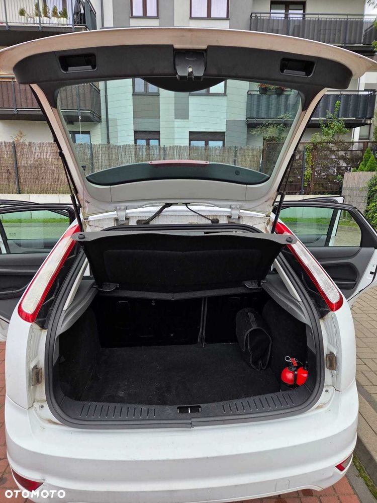 Ford Focus - 8
