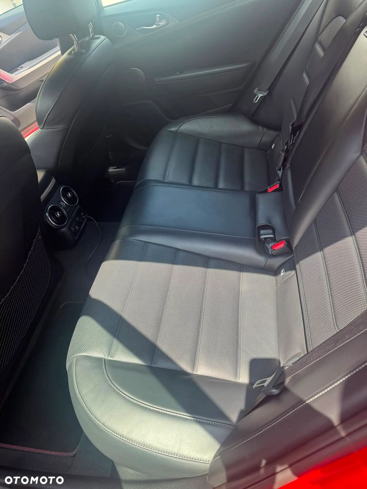 Kia Stinger - 8