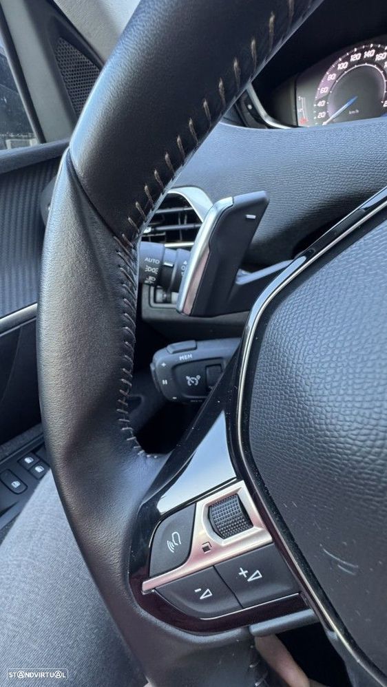 Peugeot 5008 1.2 PureTech Allure Pack EAT8 - 23