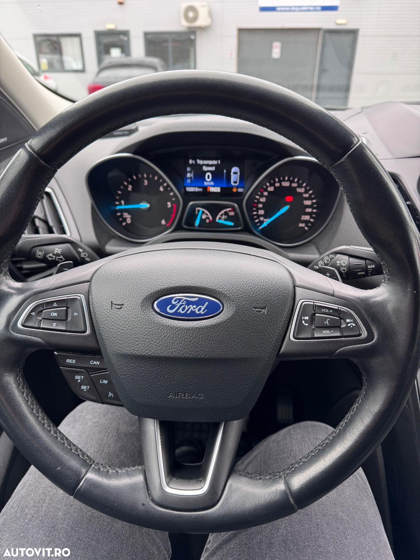 Ford Kuga 2.0 TDCi 4WD Powershift Titanium - 3