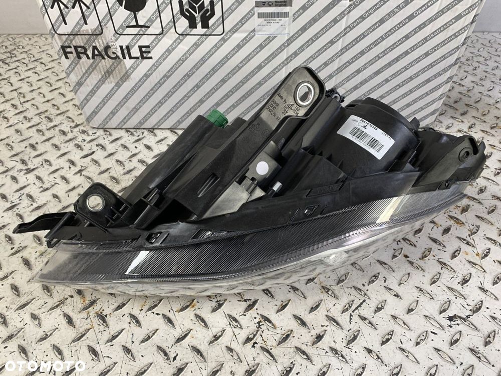 NOWA ORYGINALNA LAMPA LAMPA LEWA PRZEDNIA LEWY PRZÓD LANCIA DELTA 08-14 51876348 - 4