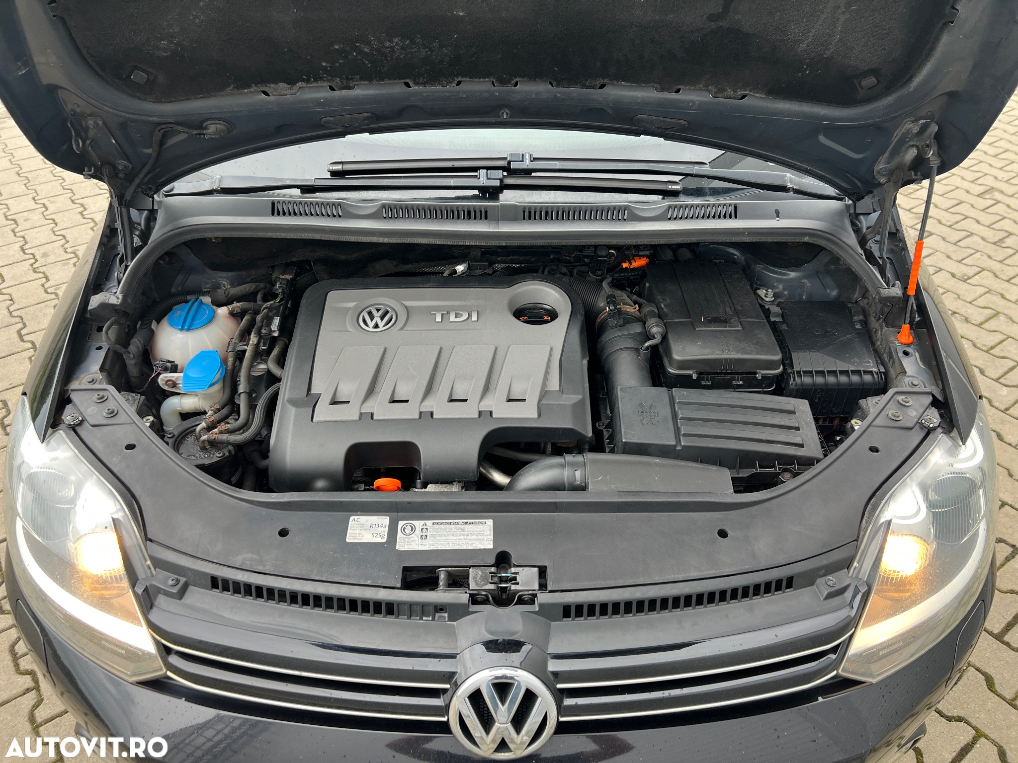 Volkswagen Golf Plus 2.0 TDI DPF Highline - 16