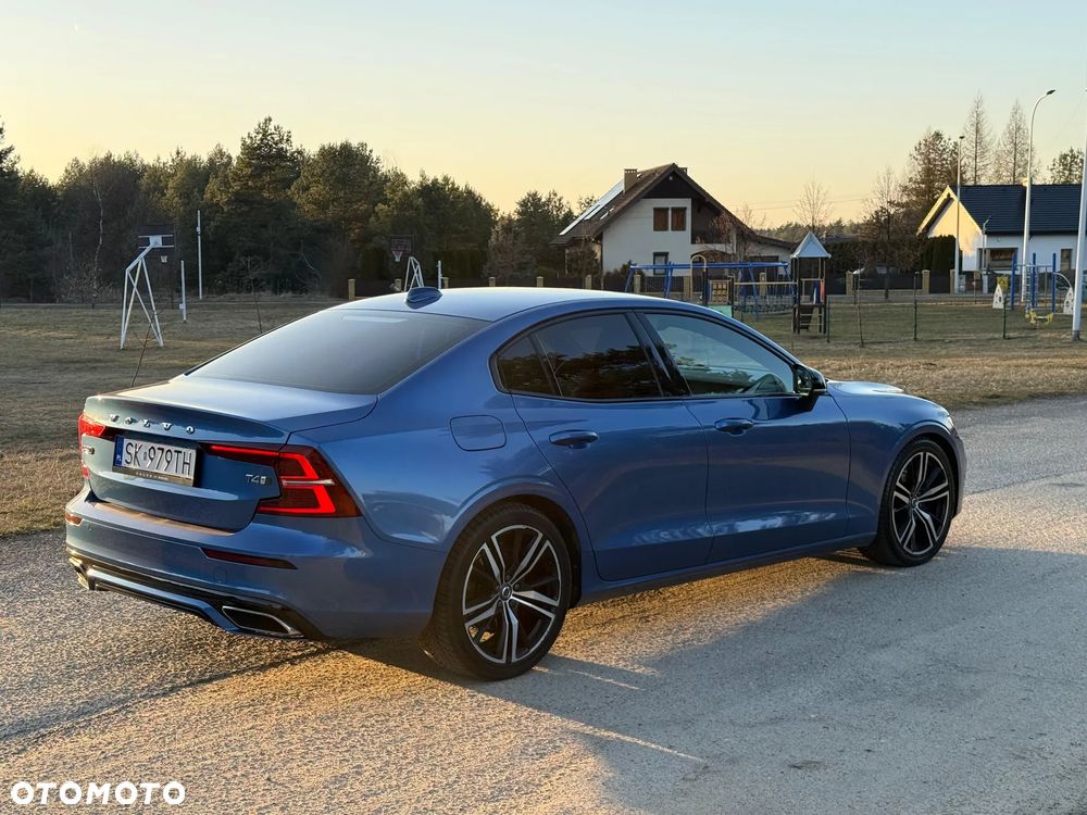 Volvo S60 T4 R-Design - 9