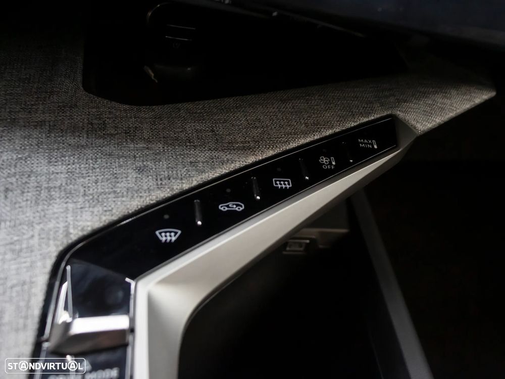 Peugeot 5008 1.2 Hybrid Allure e-DCS6 - 40