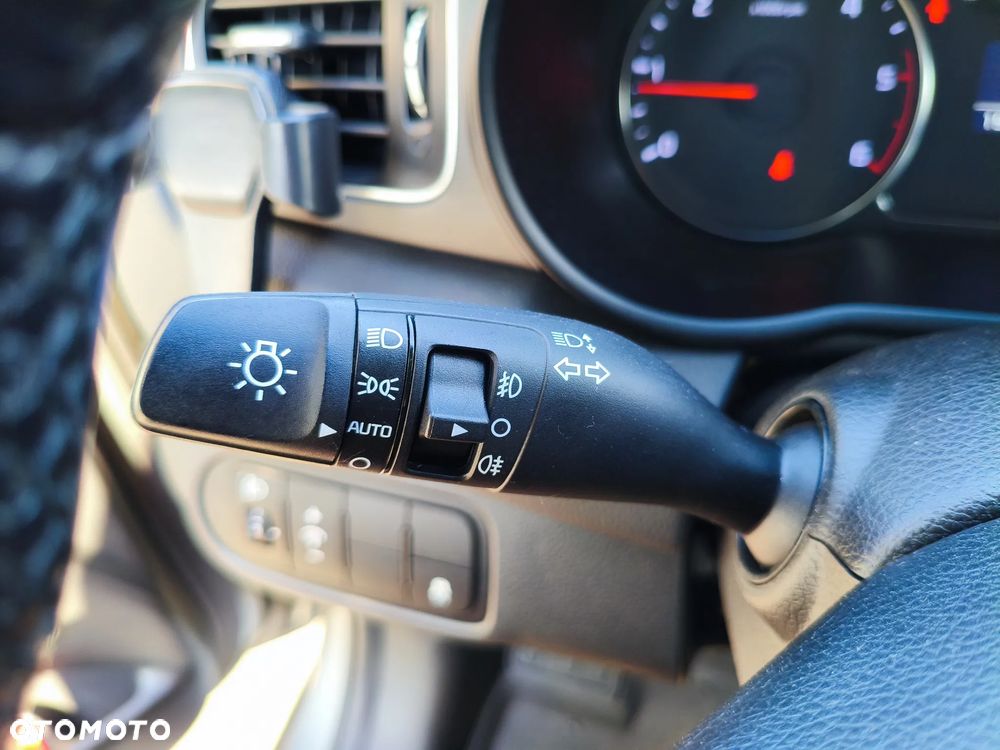 Kia Carens - 25
