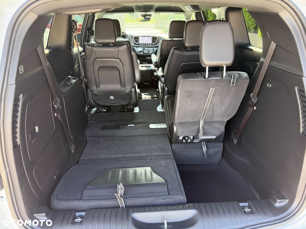 Chrysler Pacifica - 33