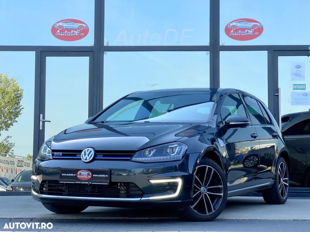 Volkswagen Golf - 1