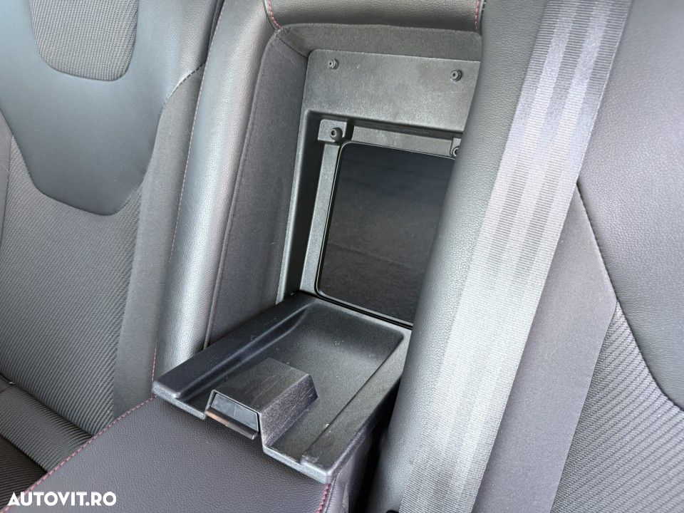Ford Mondeo - 34