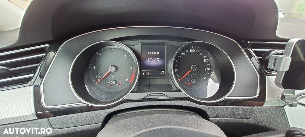 Volkswagen Passat 2.0 TDI SCR DSG Highline - 9