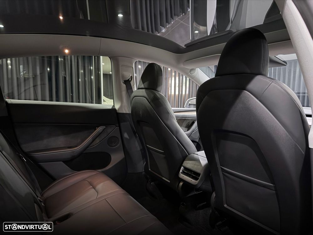 Tesla Model Y Standard - 35