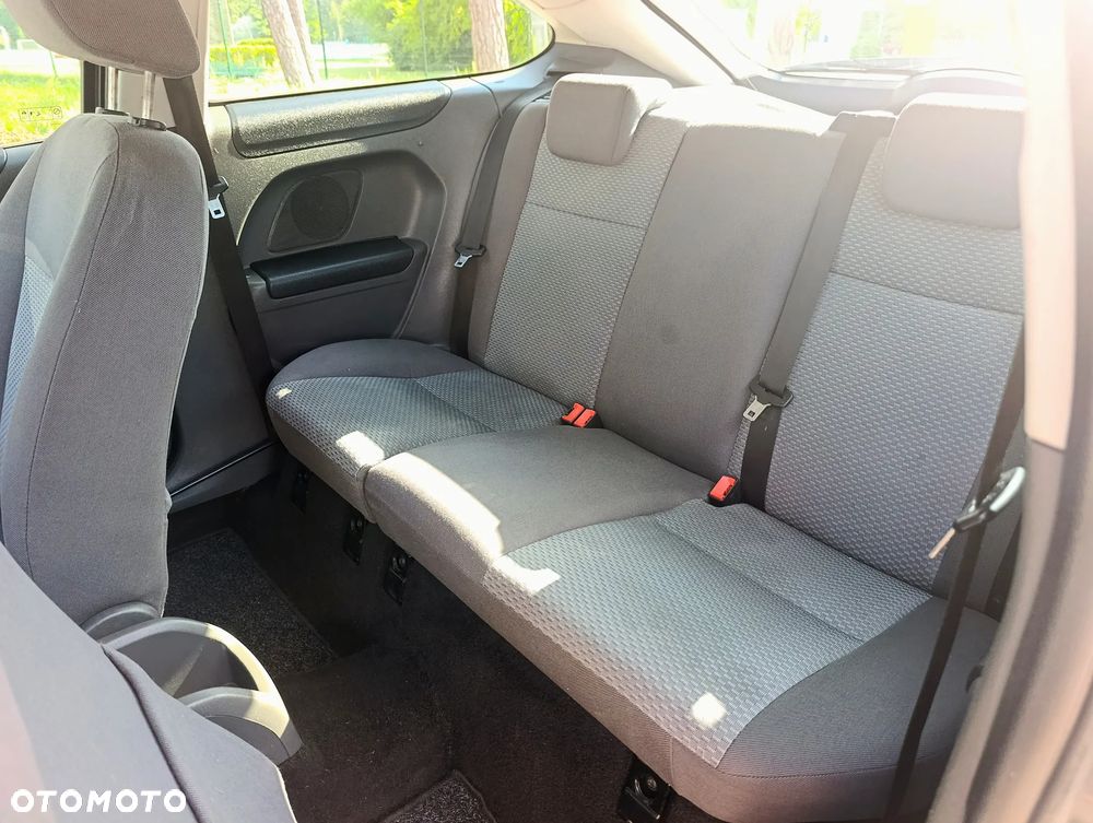 Ford Focus 1.4 16V Fun - 14