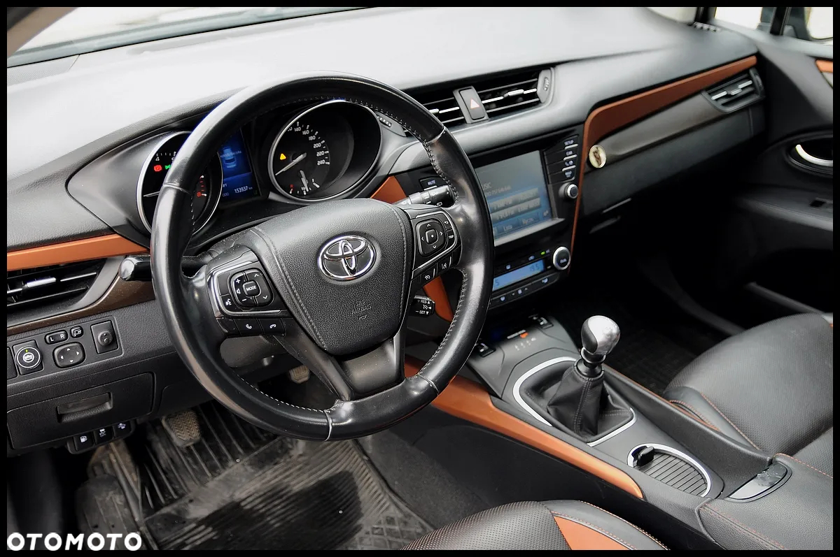 Toyota Avensis - 5