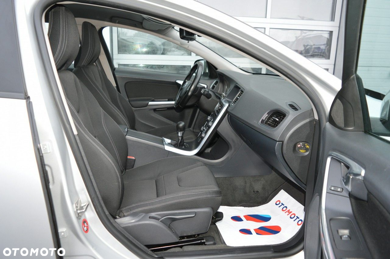 Volvo V60 D2 Kinetic - 29