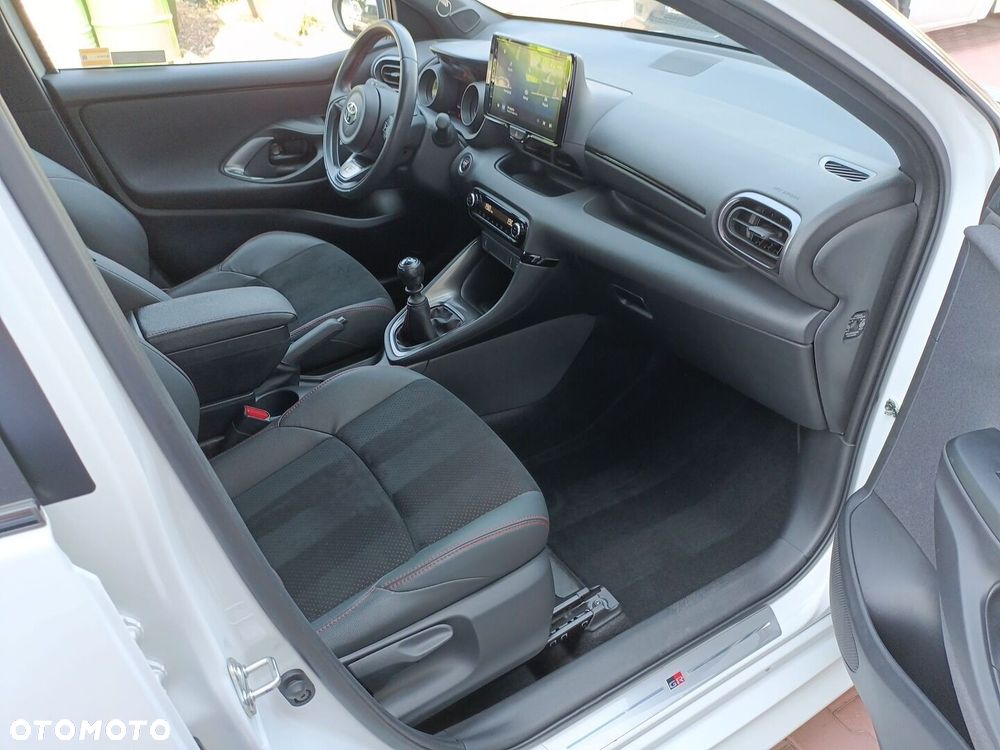Toyota Yaris 1.5 GR Sport - 22