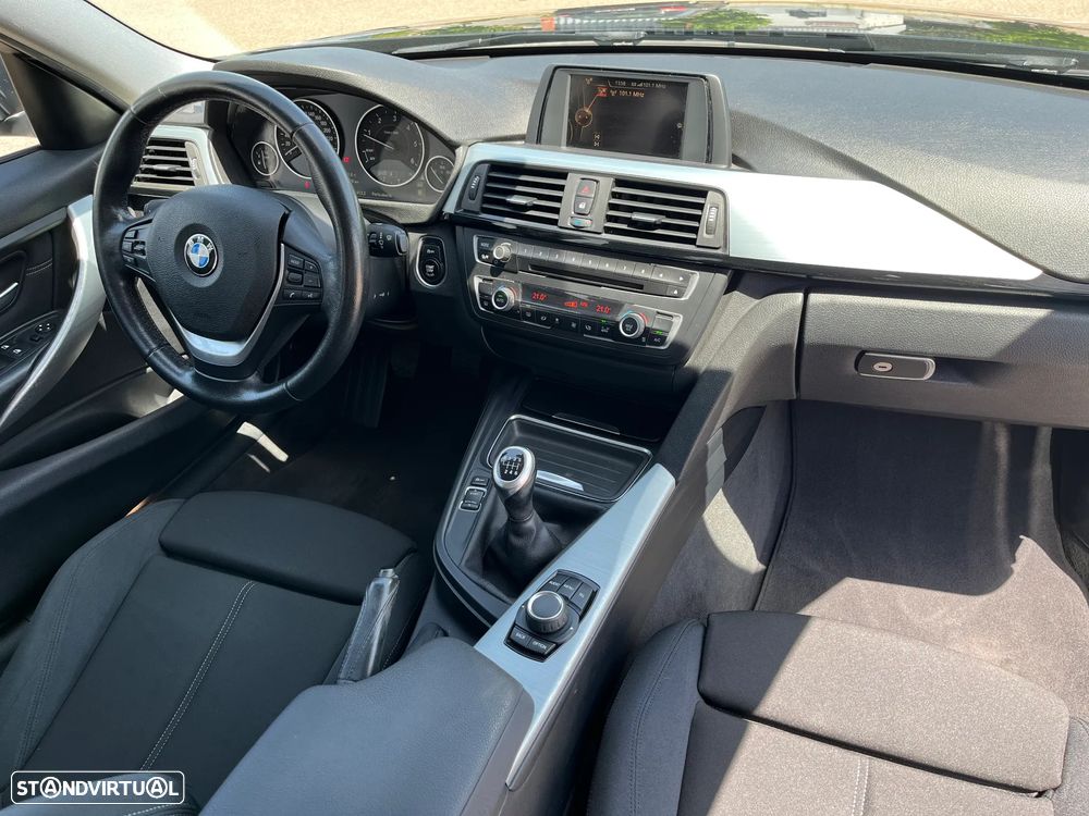 BMW 318 d Line Sport - 18