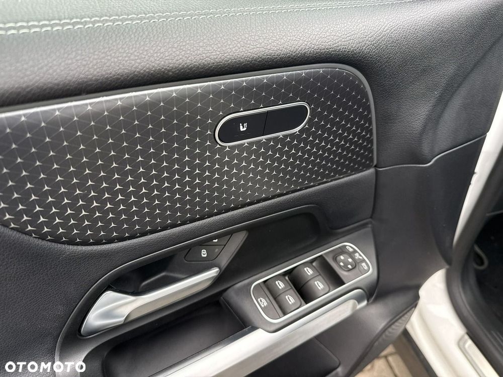 Mercedes-Benz EQB 250 66.5kWh Progressive - 12