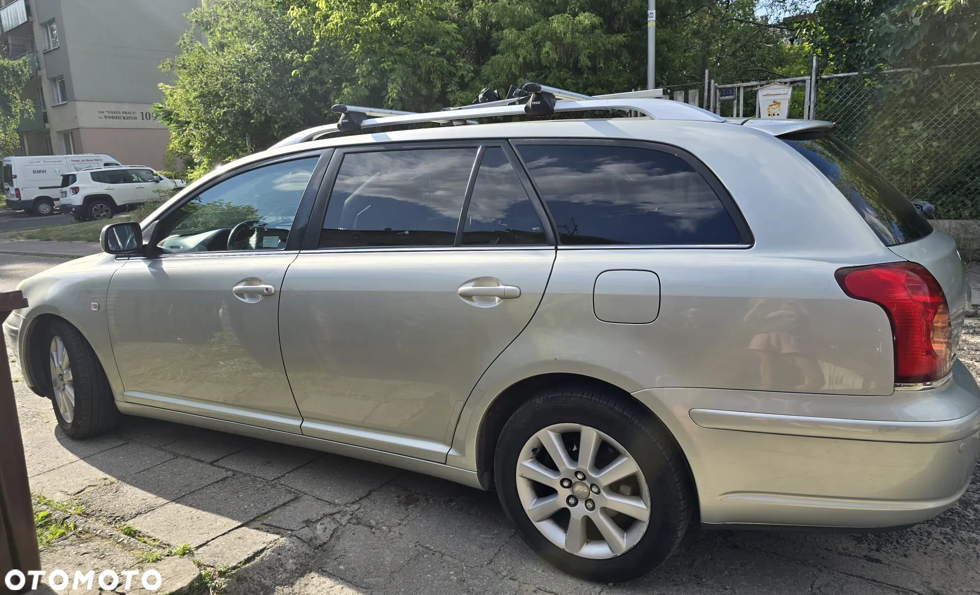 Toyota Avensis - 2