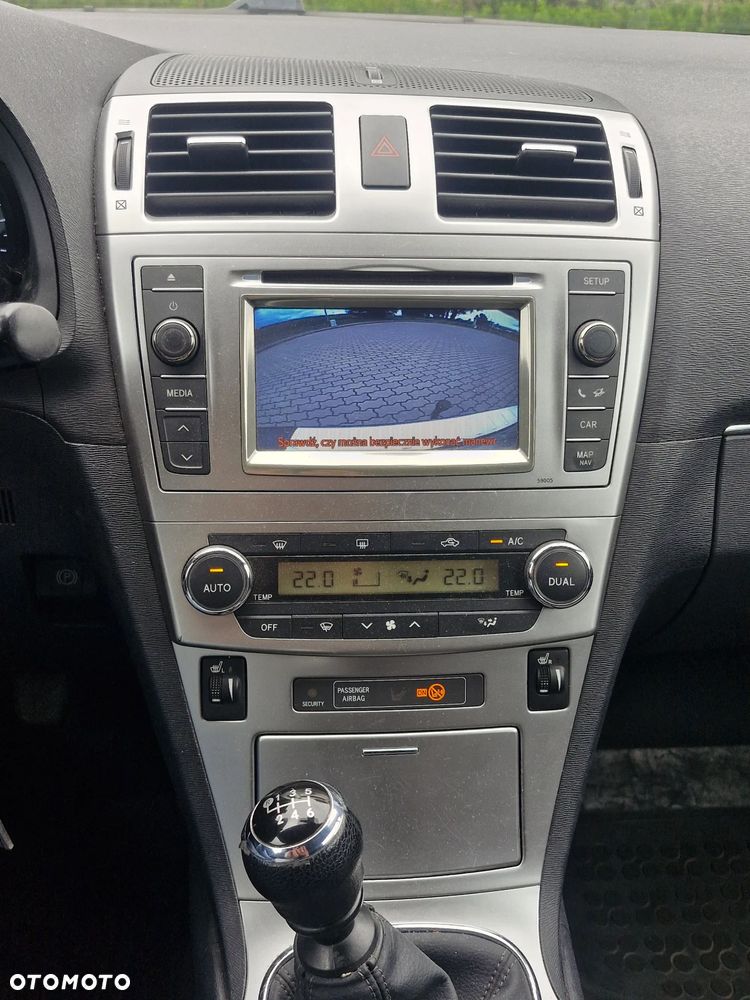 Toyota Avensis 1.8 Active - 24