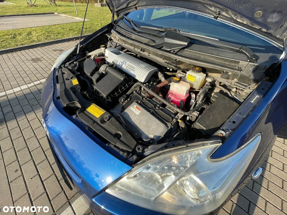 Toyota Prius (Hybrid) Sol - 27