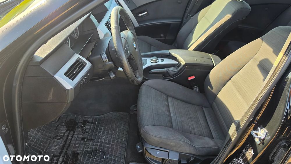 BMW Seria 5 525d - 11