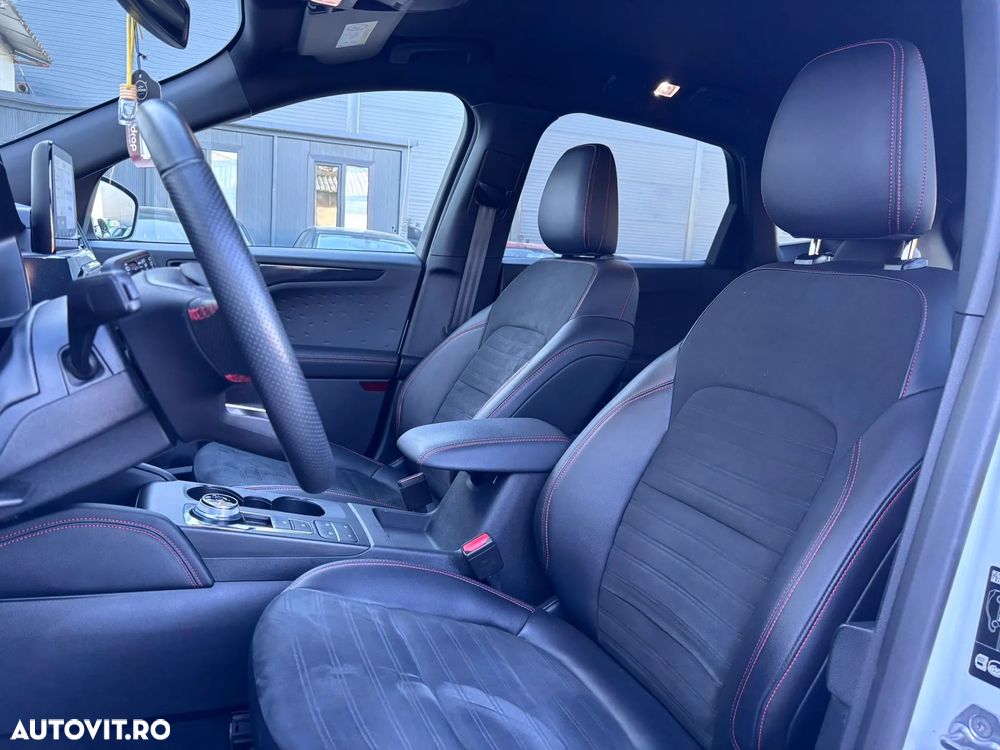 Ford Kuga ver-2-5-duratec-phev-st-line-x - 18