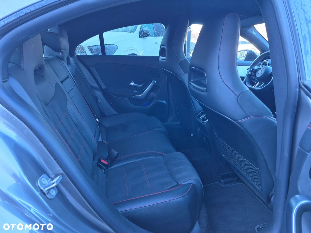 Mercedes-Benz CLA 200 AMG Line 7G-DCT - 27