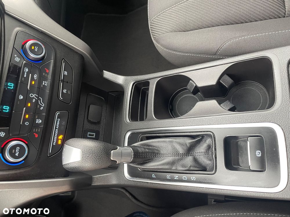 Ford Kuga - 12