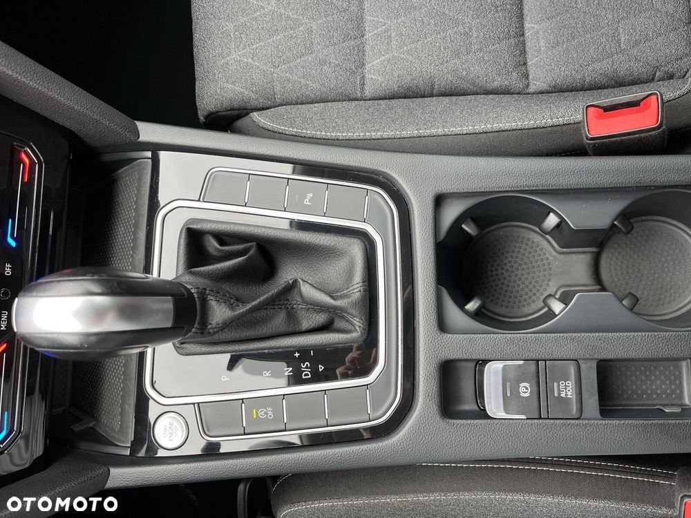 Volkswagen Passat - 28
