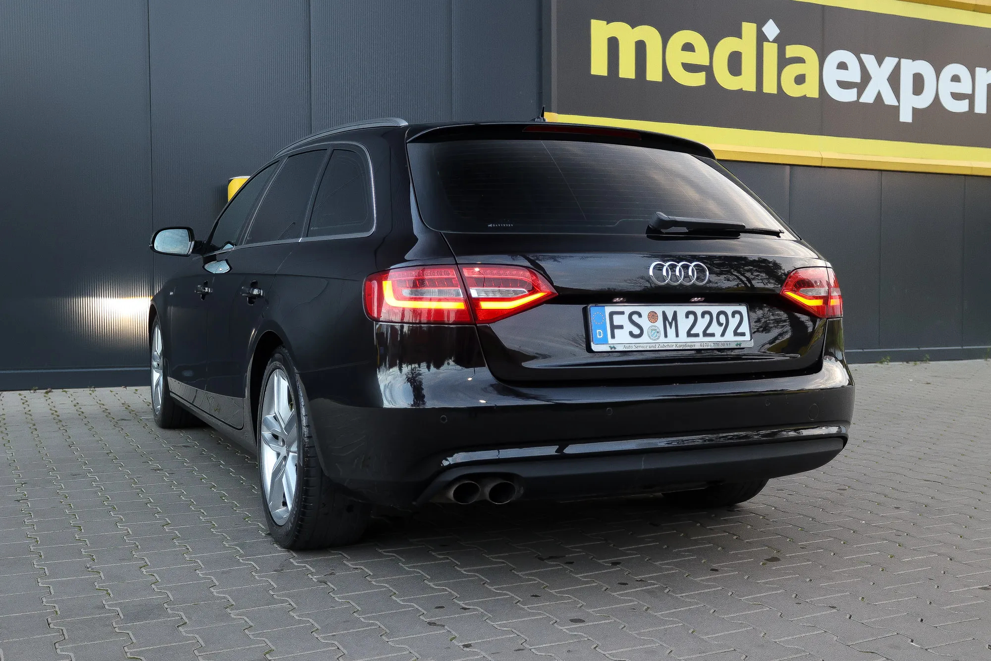 Audi A4 Avant 2.0 TDI DPF S line Sportpaket - 12