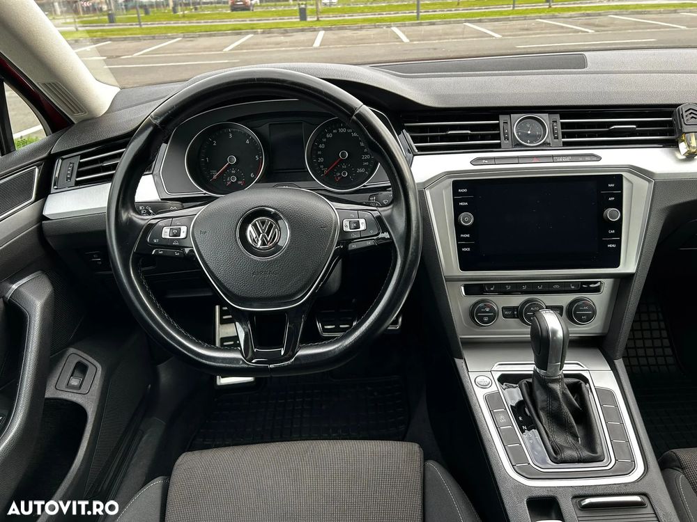 Volkswagen Passat - 13