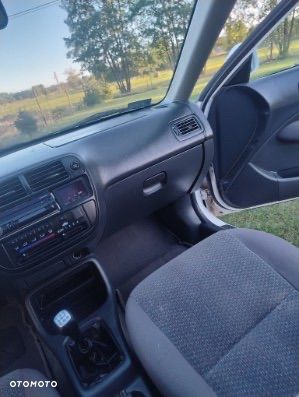 Honda Civic 1.6i LS - 8
