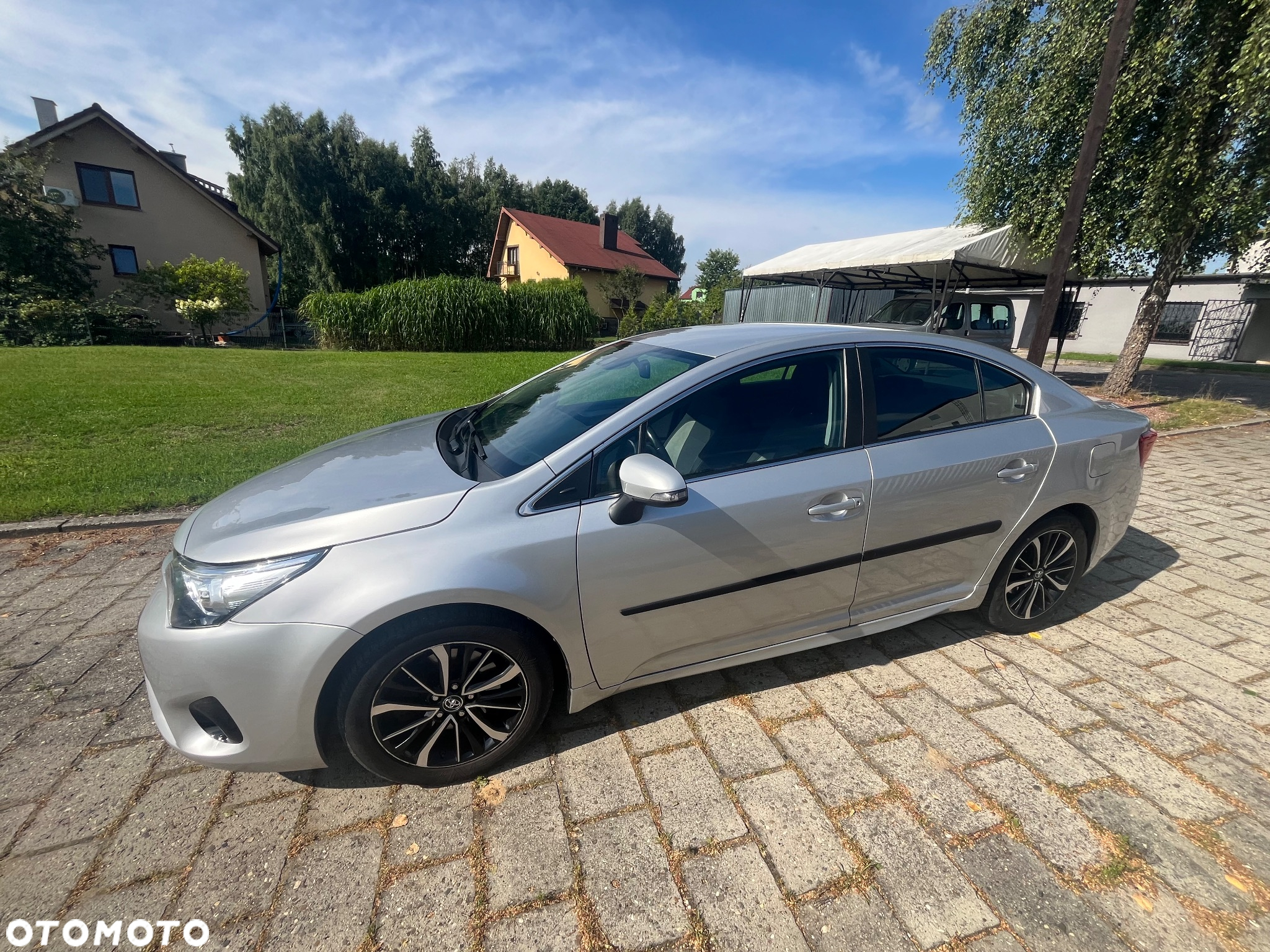Toyota Avensis - 10