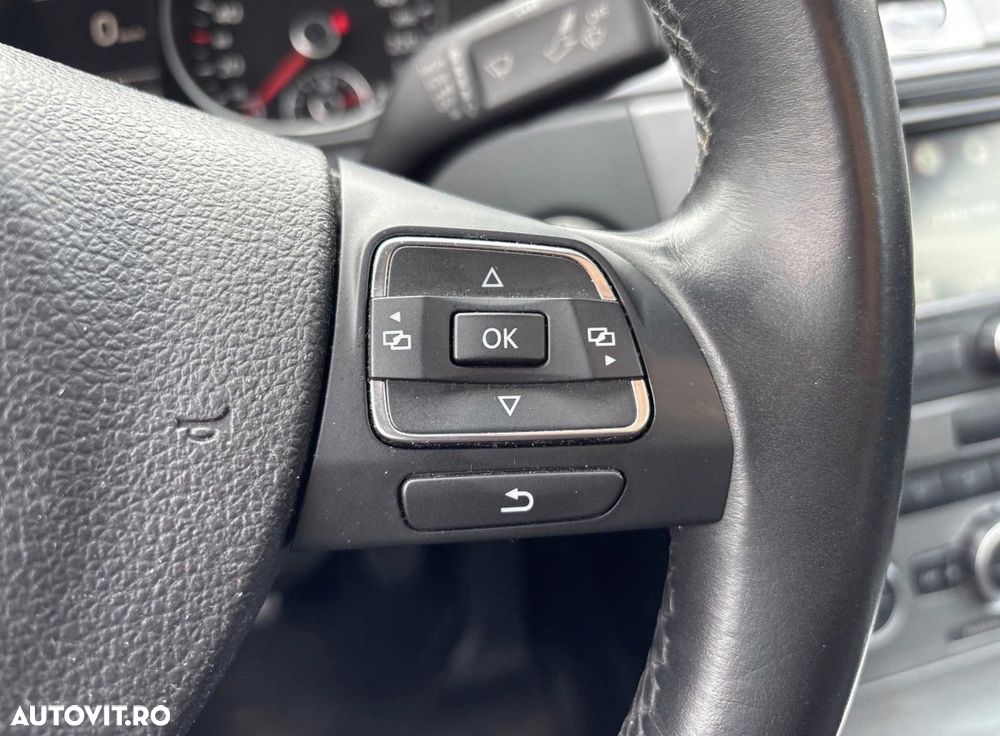 Volkswagen Passat - 11