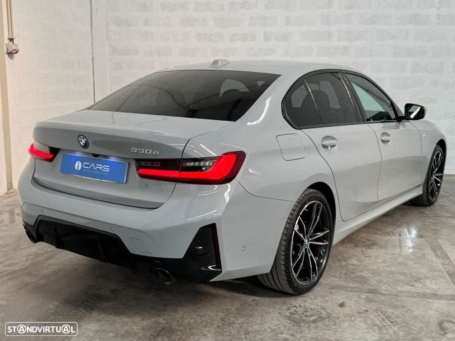 BMW 330 e Touring Pack Desportivo M Auto - 11