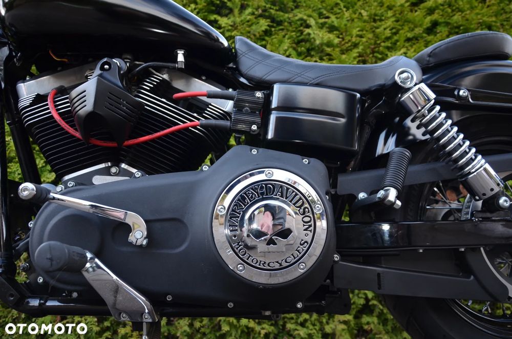 Harley-Davidson Dyna Street Bob - 16