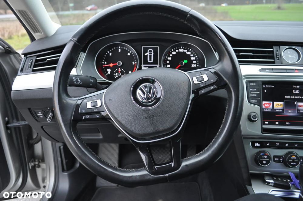 Volkswagen Passat 1.6 TDI (BlueMotion Technology) DSG Comfortline - 29