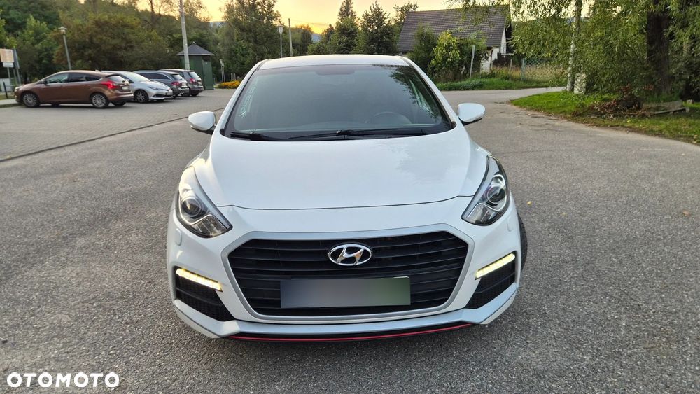 Hyundai i30 1.6 GDI Turbo Luxury - 13