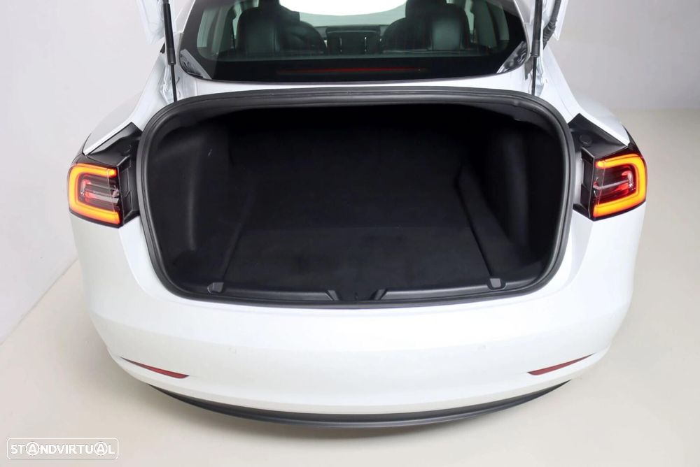 Tesla Model 3 - 29