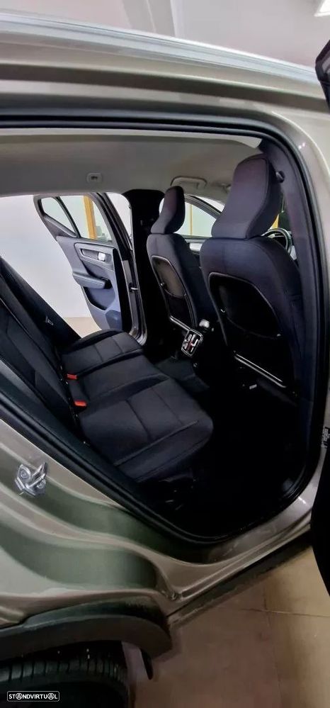 Volvo XC 40 1.5 T2 Momentum Plus Geartronic - 51