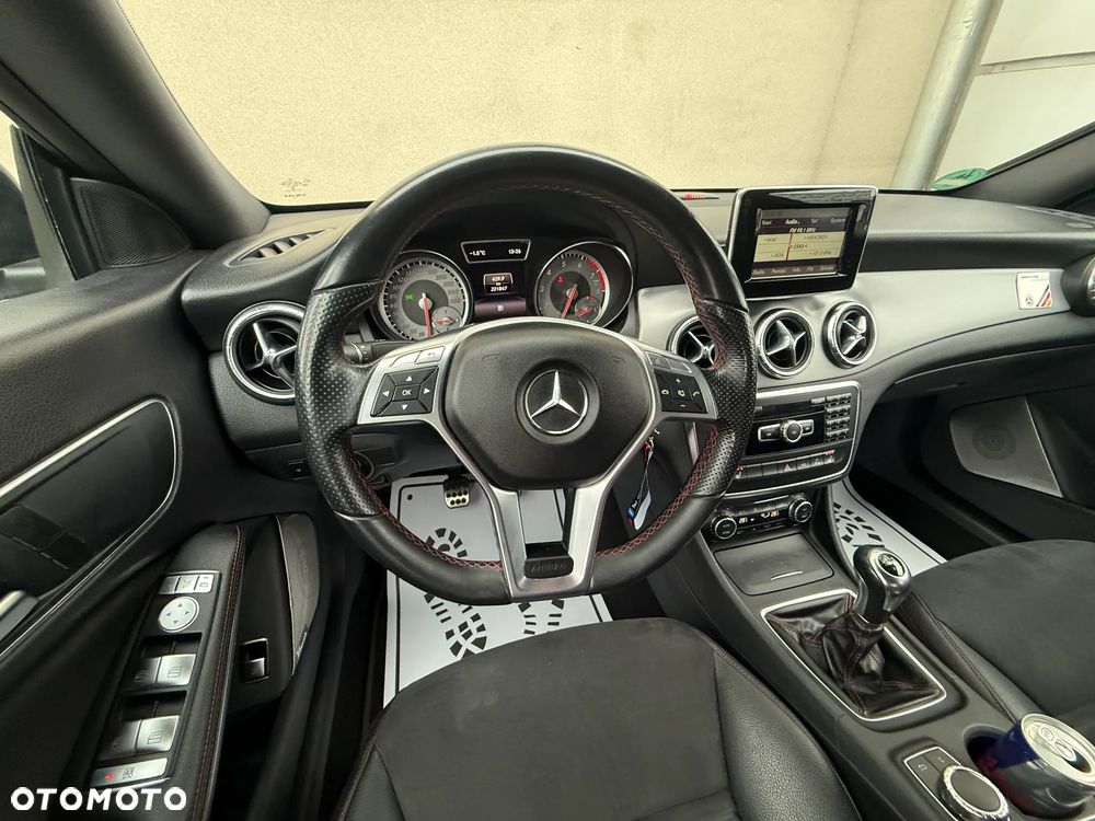 Mercedes-Benz CLA 200 AMG Line - 15