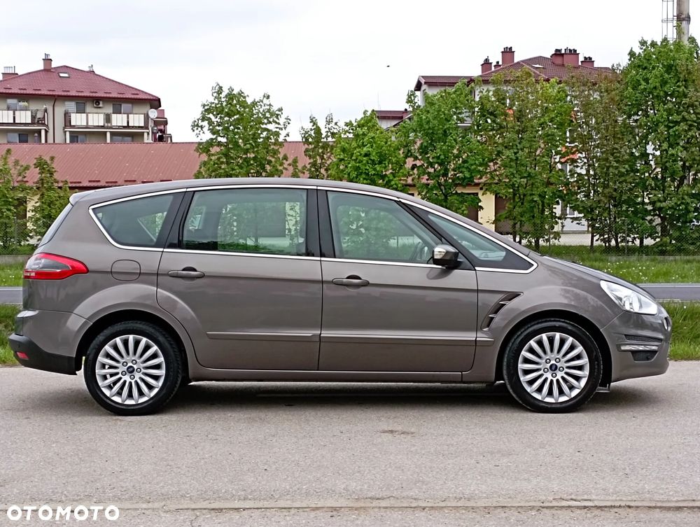 Ford S-Max - 11
