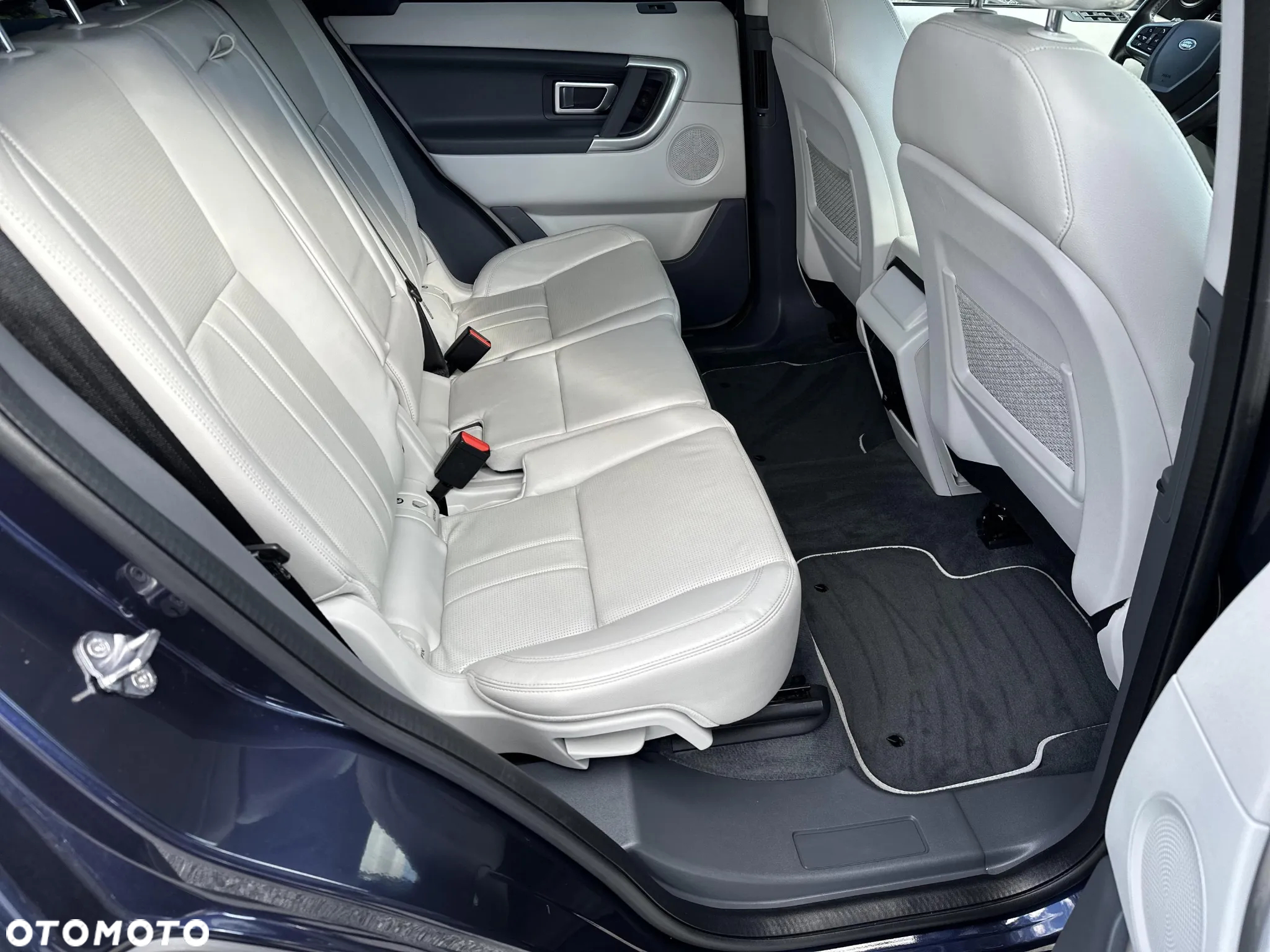 Land Rover Discovery Sport 2.0 TD4 SE - 32