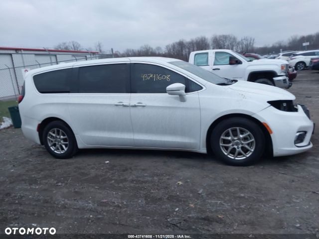 Chrysler Pacifica - 6