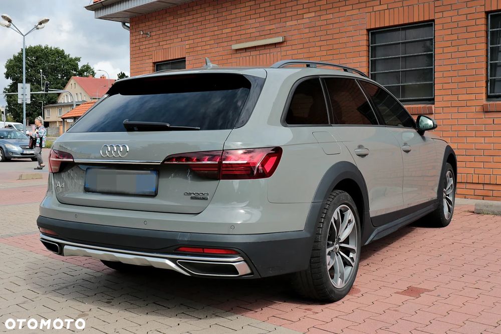 Audi A4 Allroad 2.0 TDI Quattro S tronic - 9