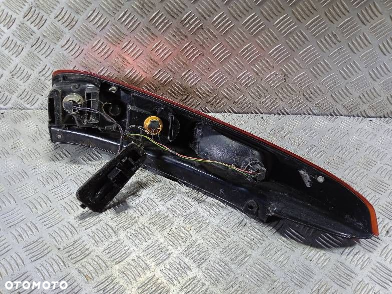 LAMPA PRAWA TYLNA FORD FIESTA MK6 - 2