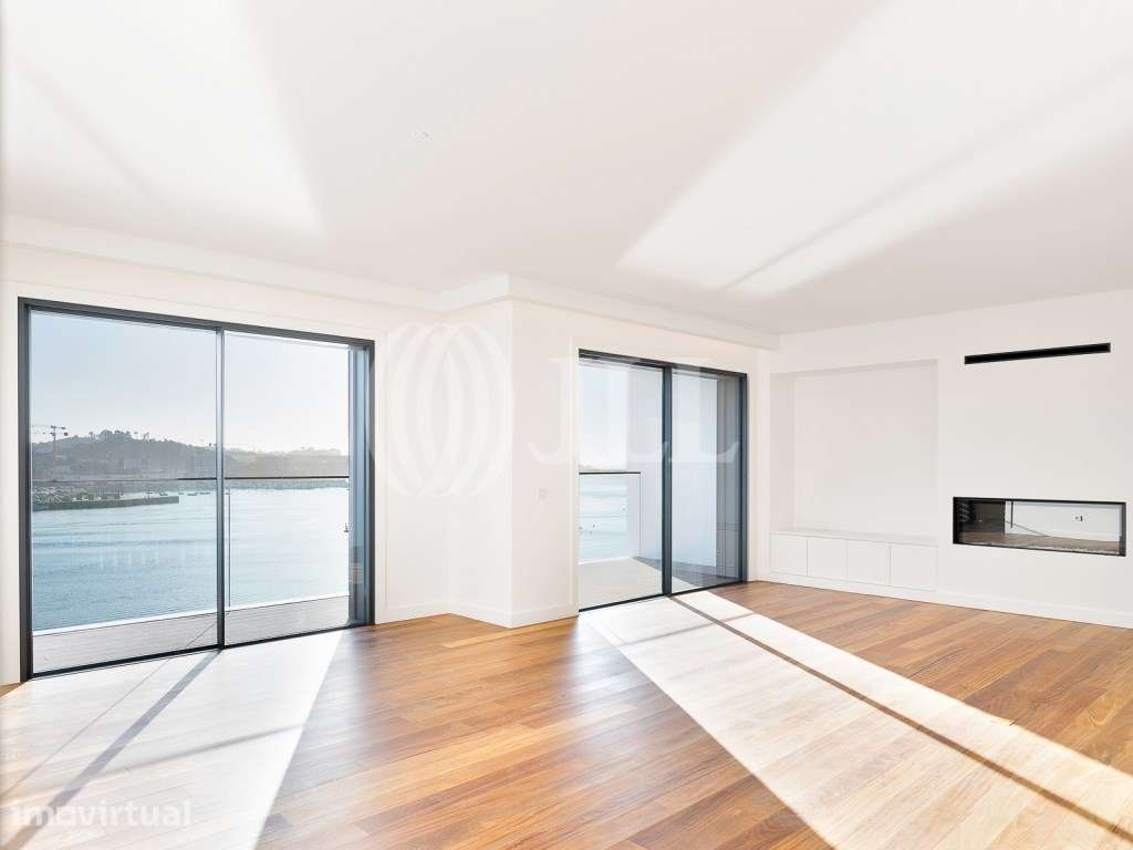 Apartamento T3 com varanda e vista rio, na Arrábida, Porto - Grande imagem: 3/37