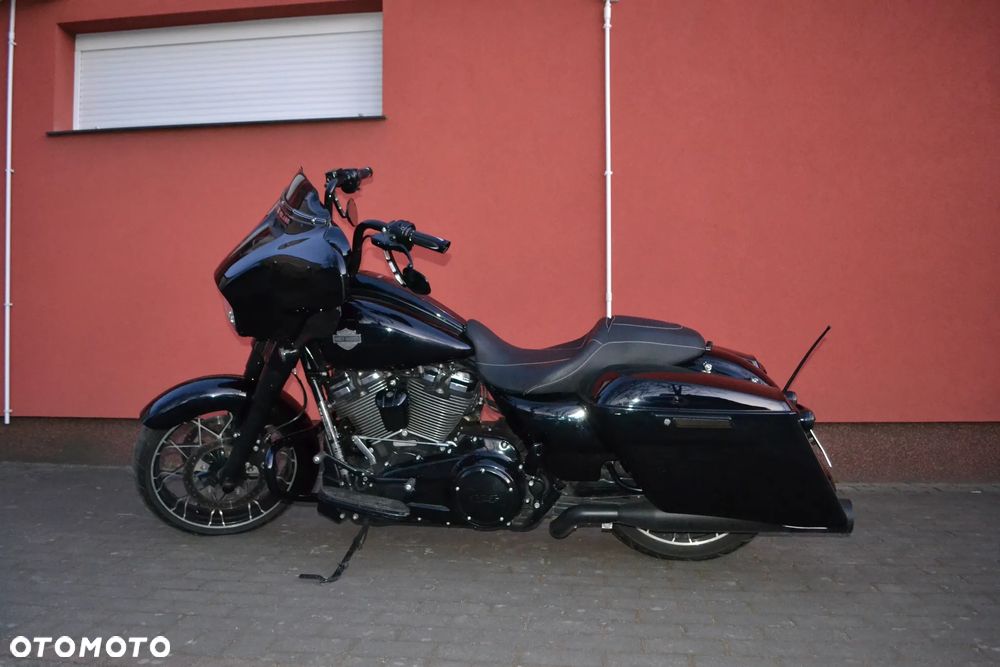 Harley-Davidson Touring Street Glide - 11