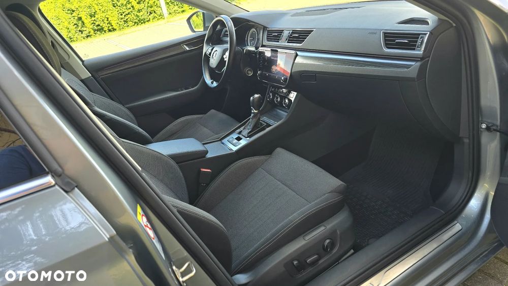 Skoda Superb 2.0 TDI DSG Style - 17