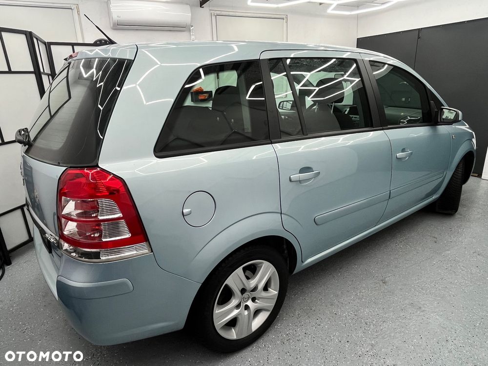 Opel Zafira - 16