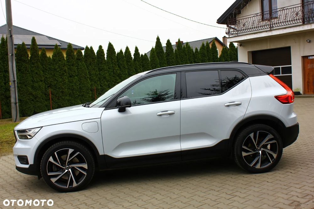 Volvo XC 40 ver-t5-plug--in-hybrid-r--design - 18